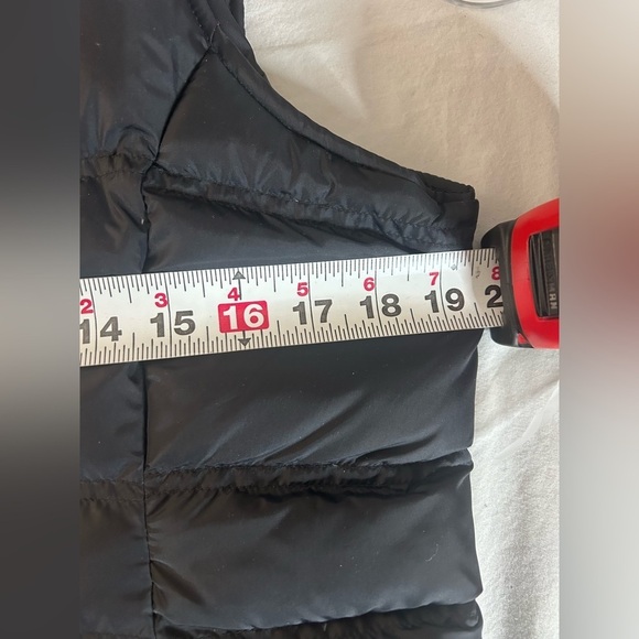 Lands End Womens Down Puffer
Vest Size M Petite Black - Picture 5 of 9